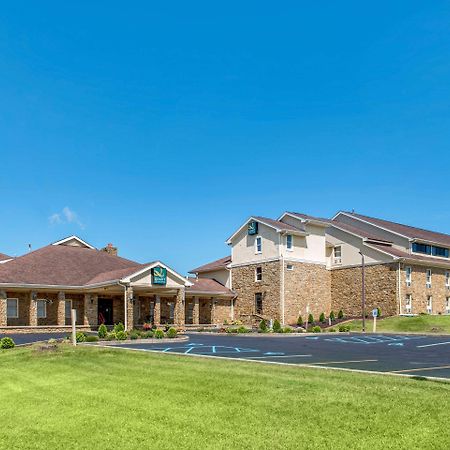 Quality Inn & Suites Bedford West מראה חיצוני תמונה