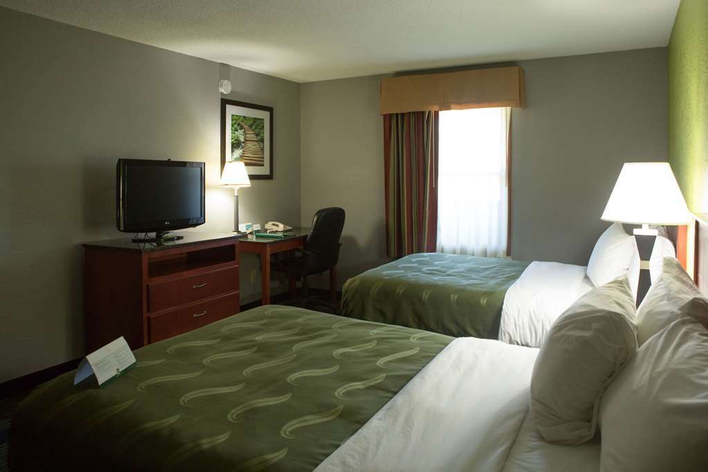 Quality Inn & Suites Bedford West חדר תמונה